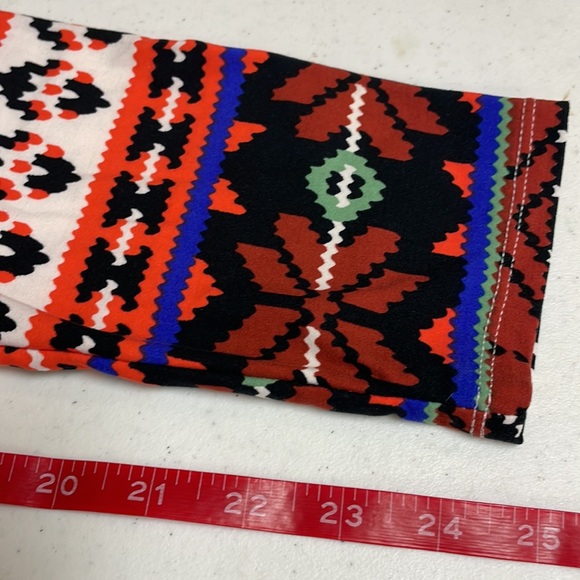 J & K Snowflake Leggings - Picture 7 of 7